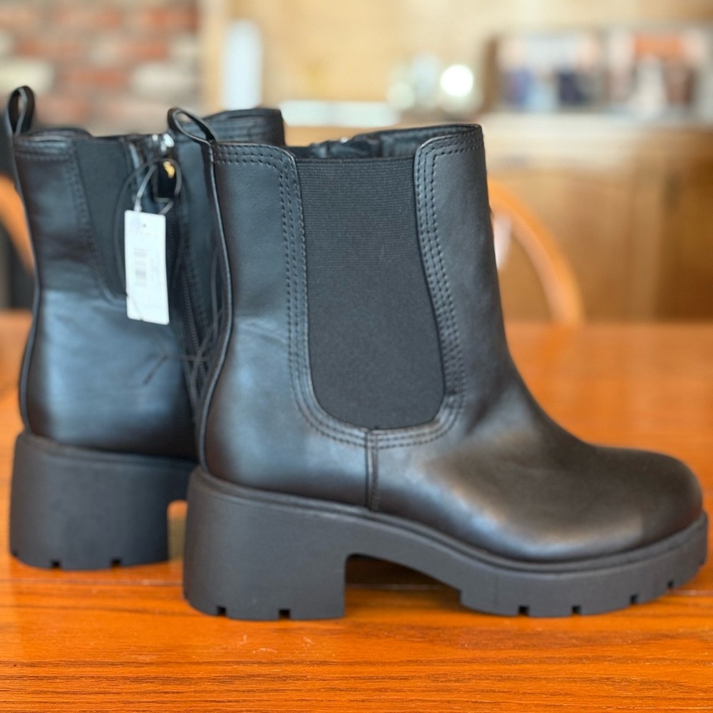 Torrid women’s wide width chelsea lug boot